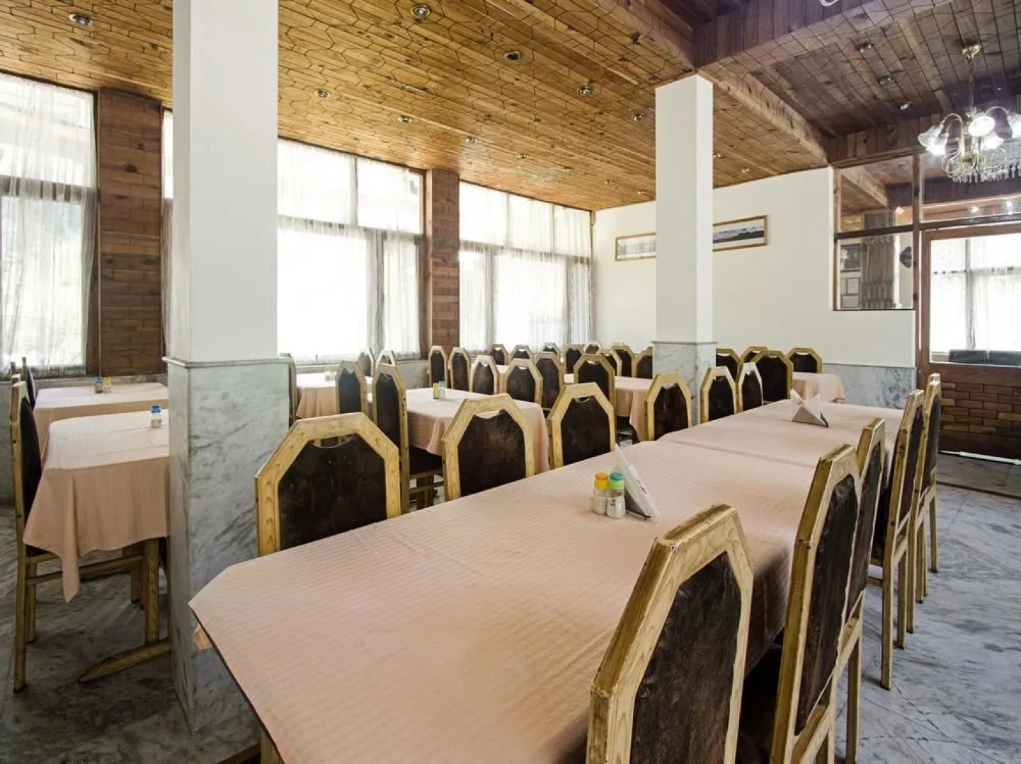 OYO 1537 Hotel Highland