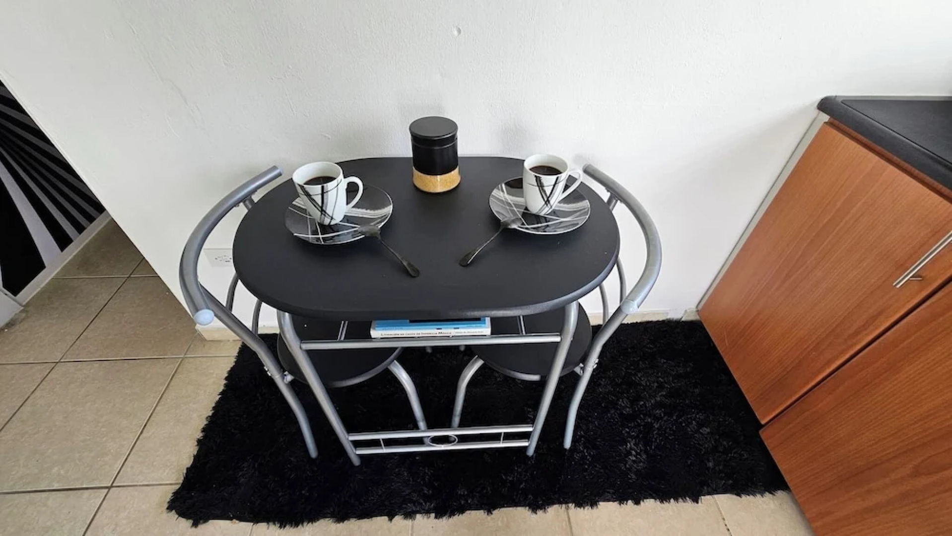 Cozy and Modern Apartment Black & White With Jacuzzi on Terrace