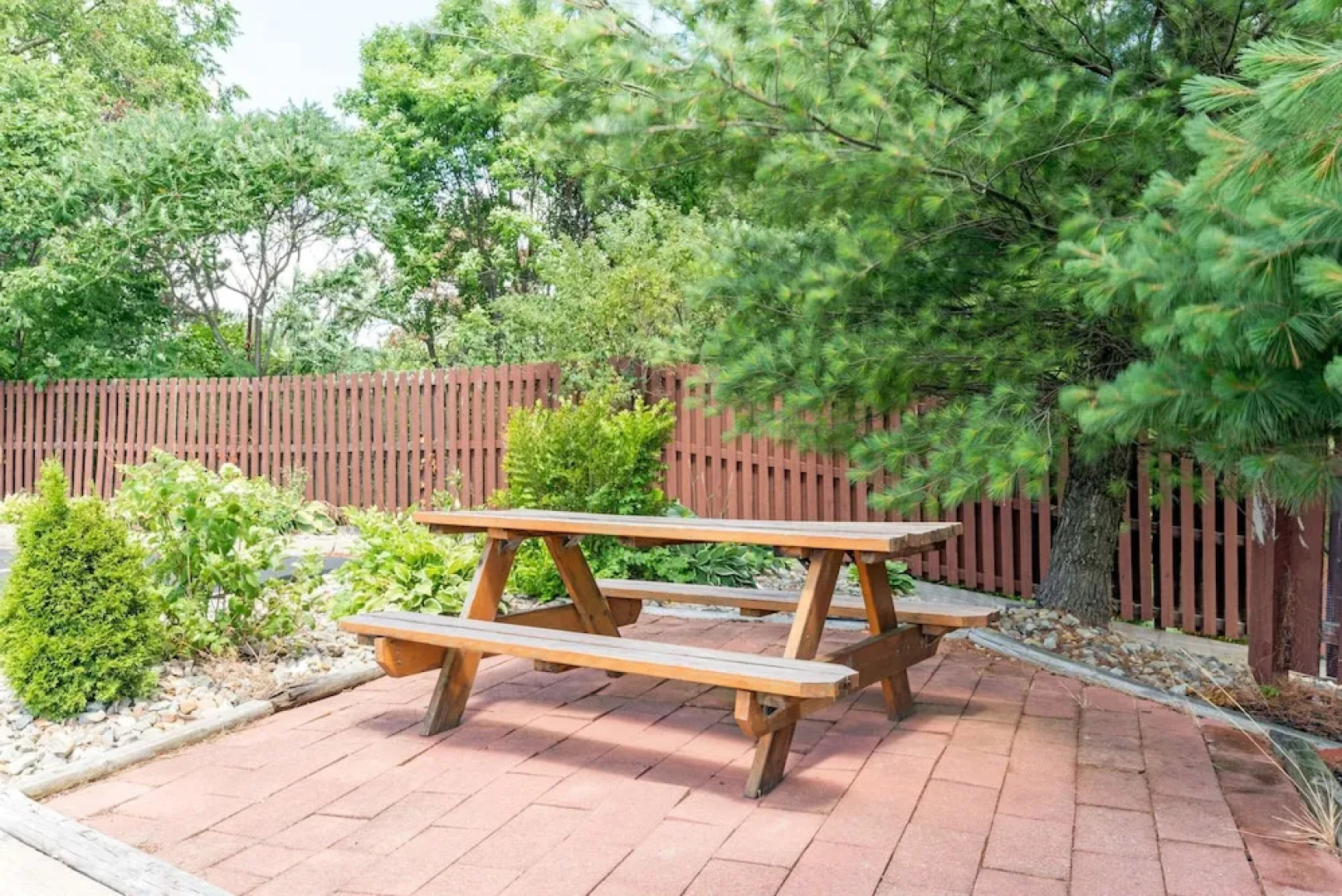 Super 8 Twinsburg/Cleveland Area