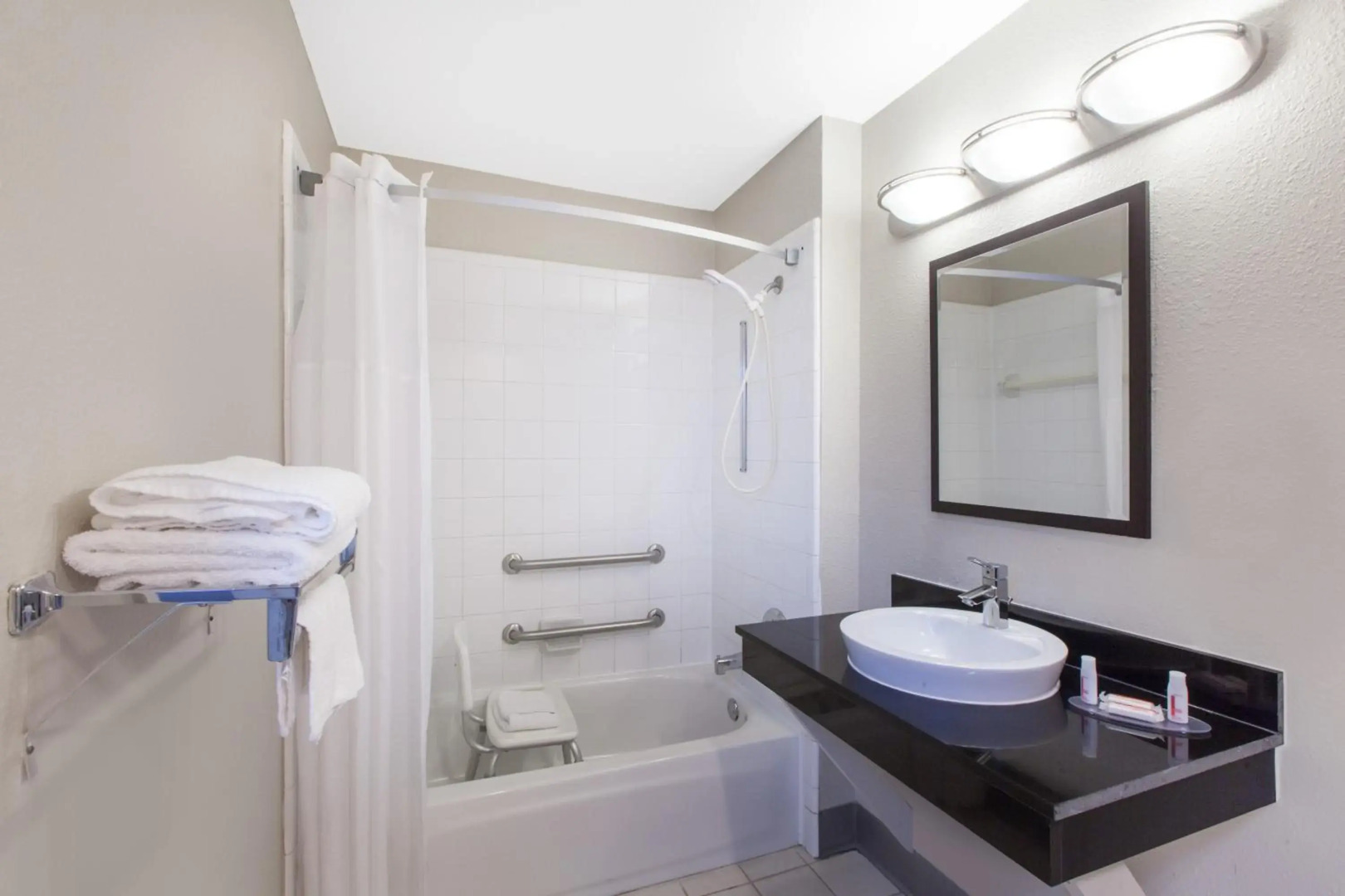 Days Inn by Wyndham Ennis