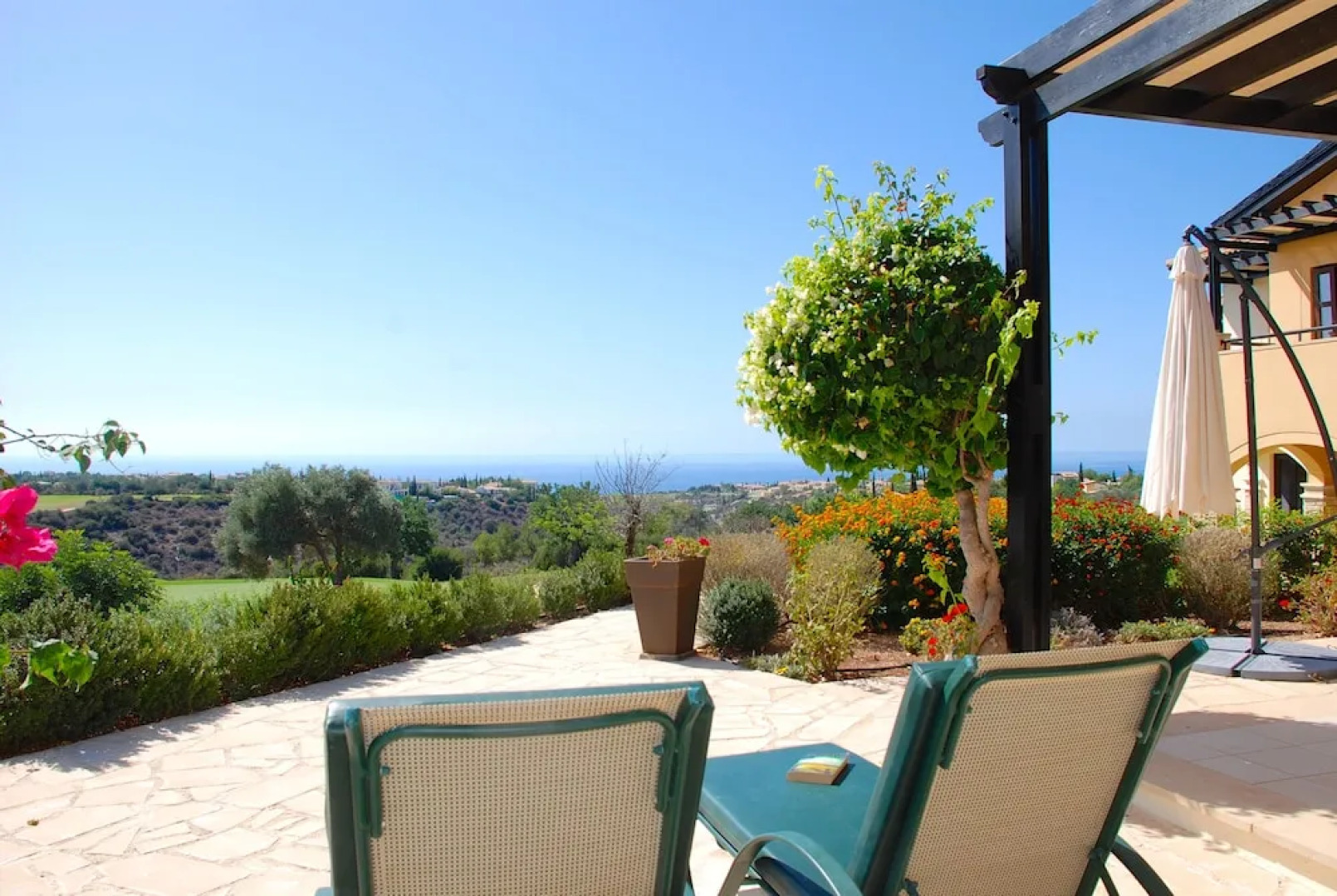 Lovely 3 bedroom ground floor apartment 'D01' - amazing golf and sea views, communal pool and resort facilities, Orpheus Village, Aphrodite Hi