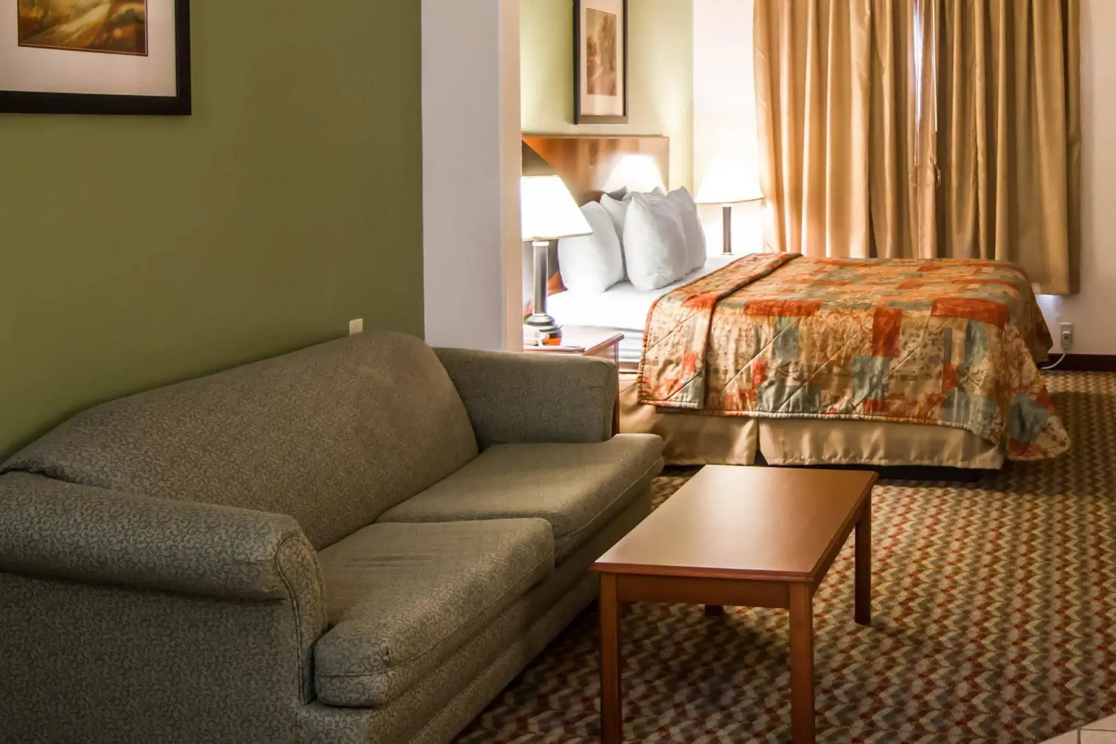 Clarion Inn & Suites Weatherford South