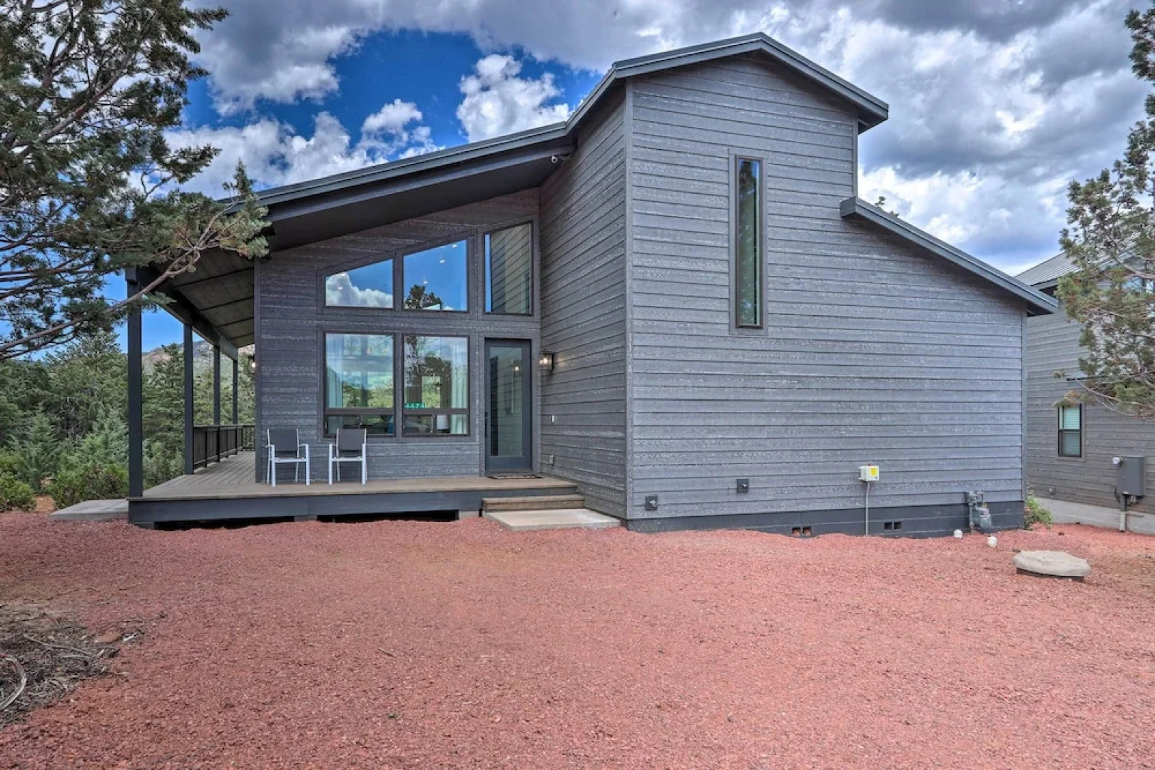 Fire Pit, Deck & Mtn Views: Upscale Pine Cabin!