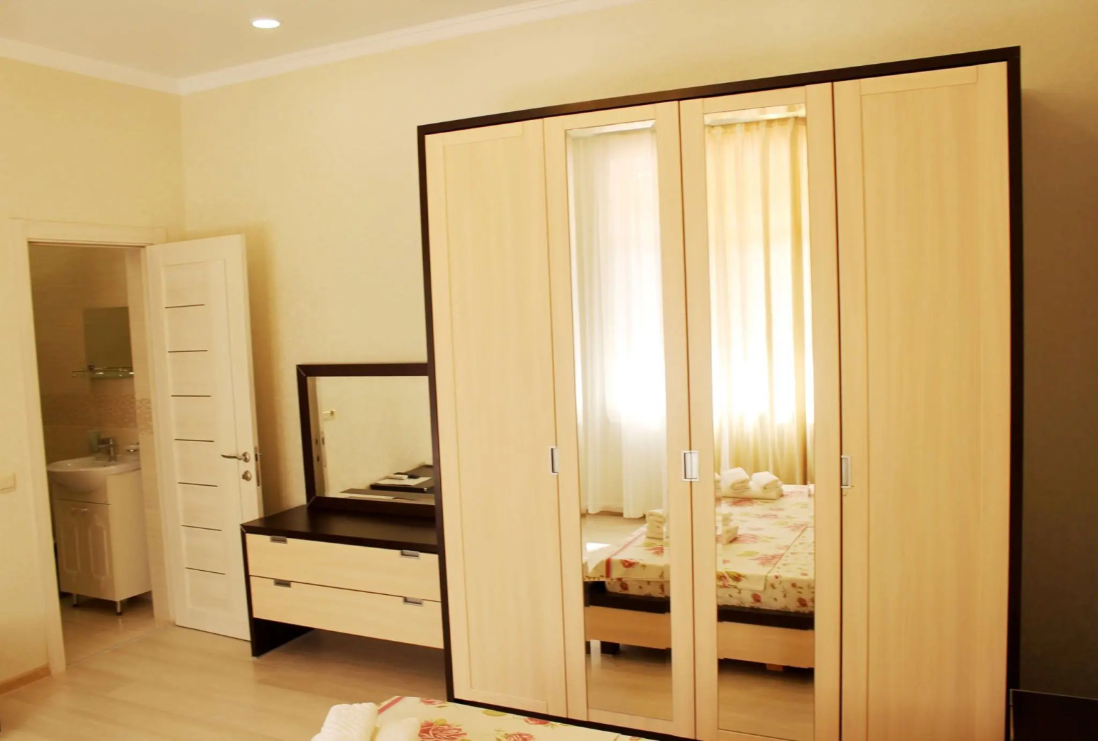 Виктория (Адлер)