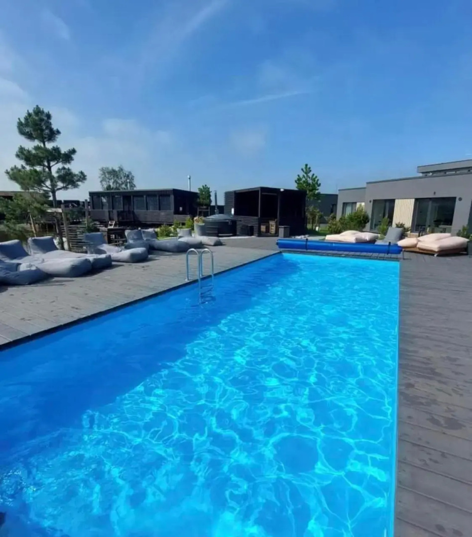 Stunning Seaside Studio with terrace and pool