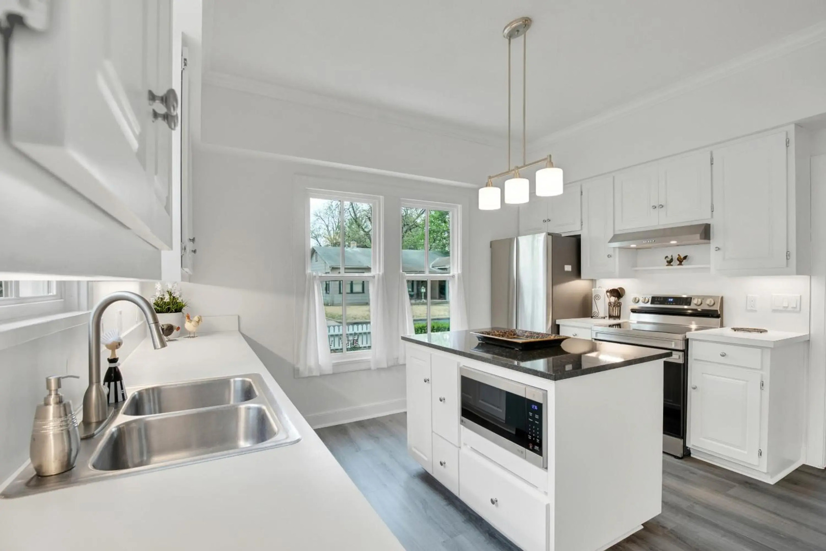 Awesome Haus With Gameroom, 4blks to Center of Town!