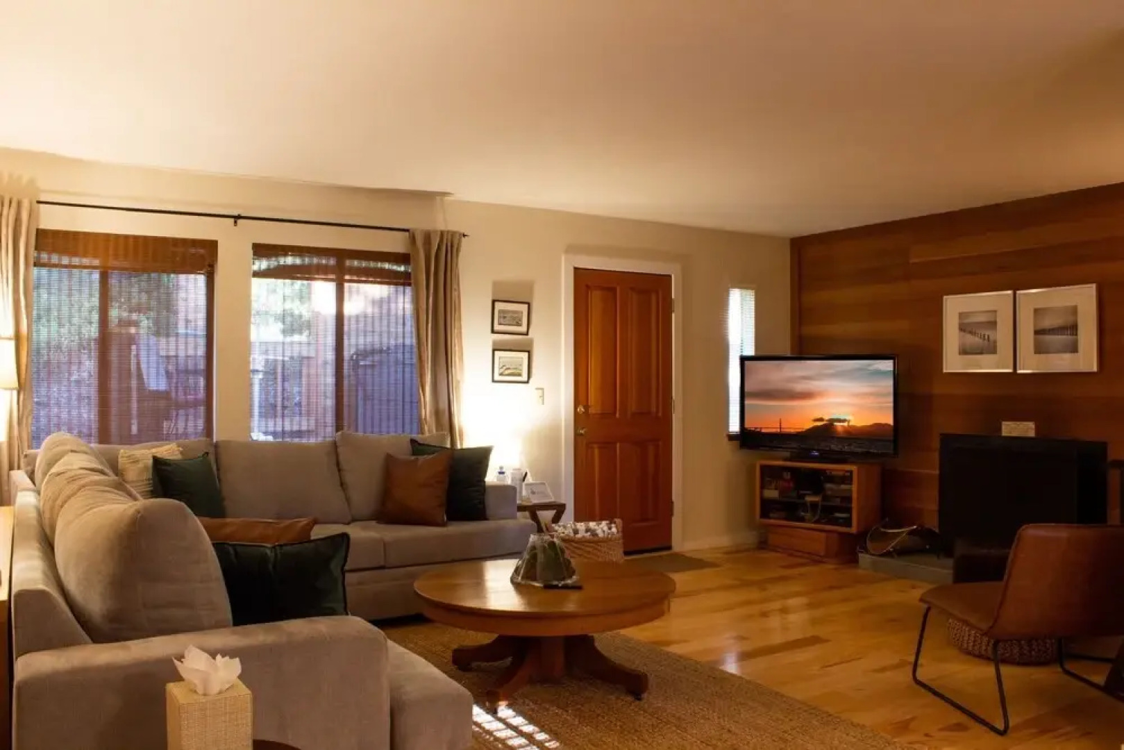 Idlewood Cabin - Hot Tub 3 Bedroom Cabin by Redawning