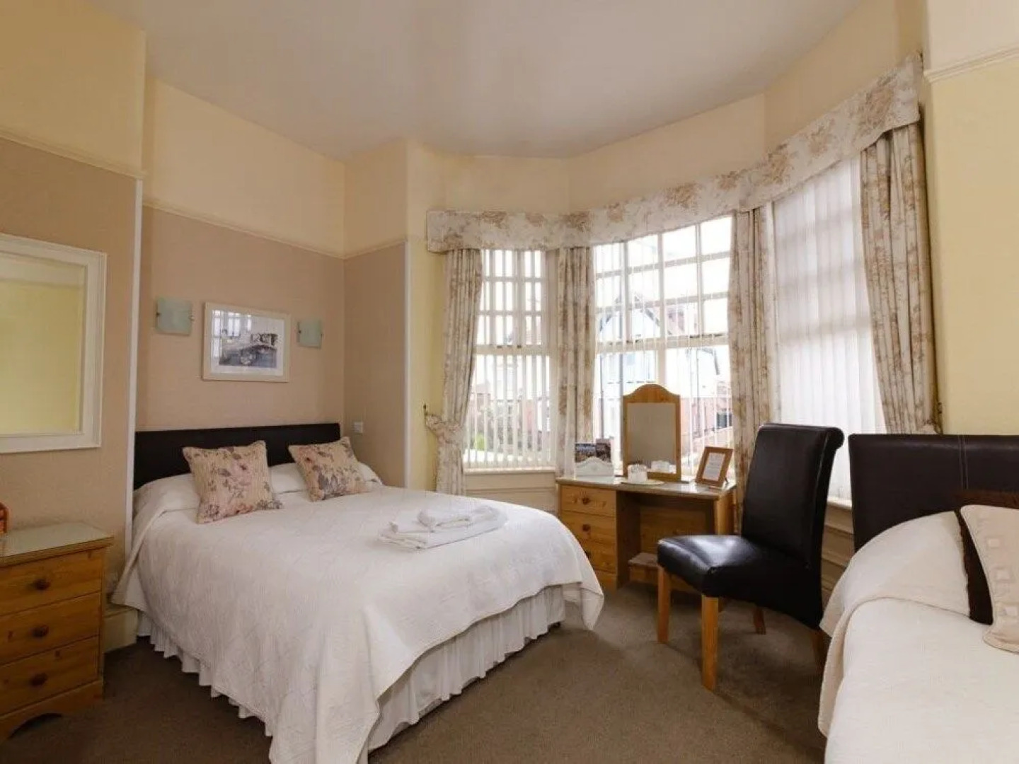 Crescent Lodge Guest House