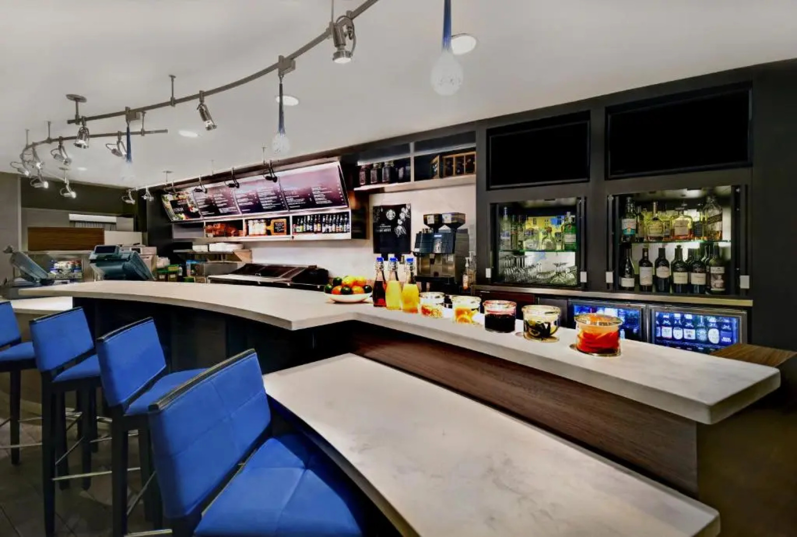 Courtyard by Marriott Republic Aprt Long Island/Farmingdale