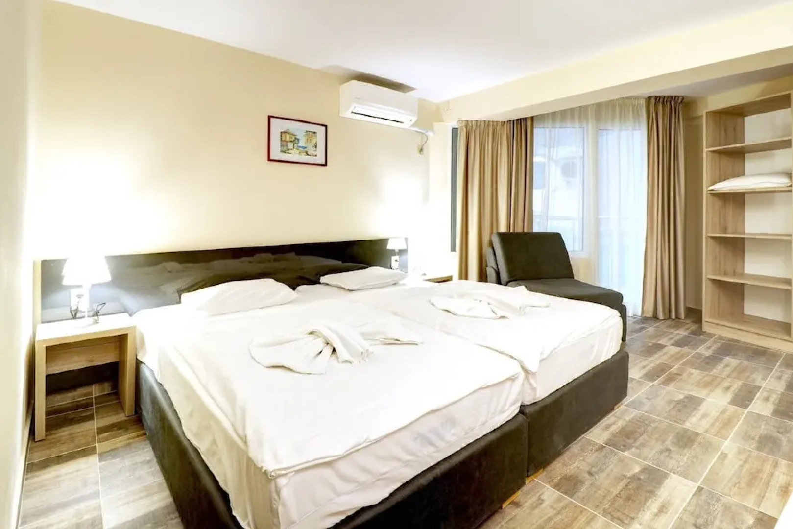 Jupiter Family hotel