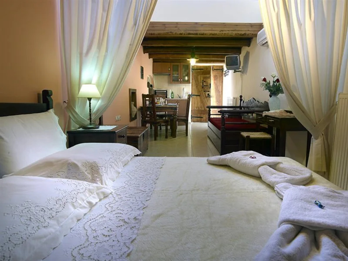 Petronikolis Village