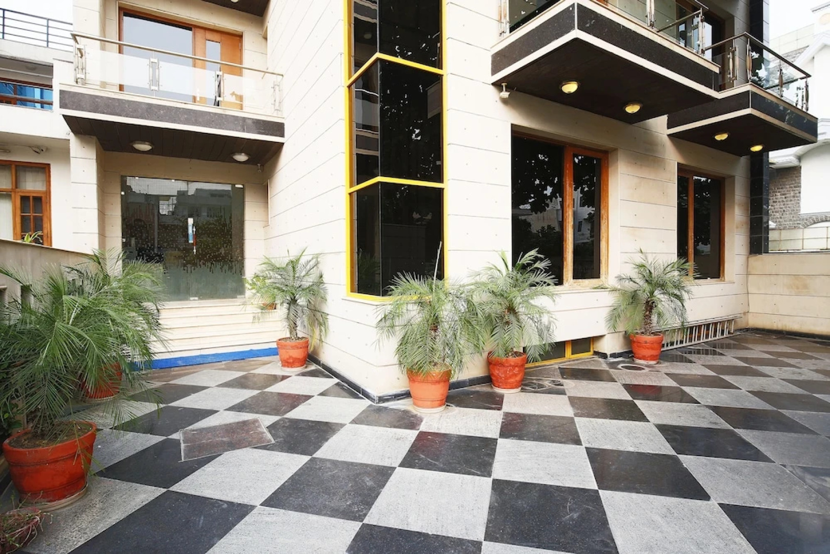 FabHotel GRD DLF Square