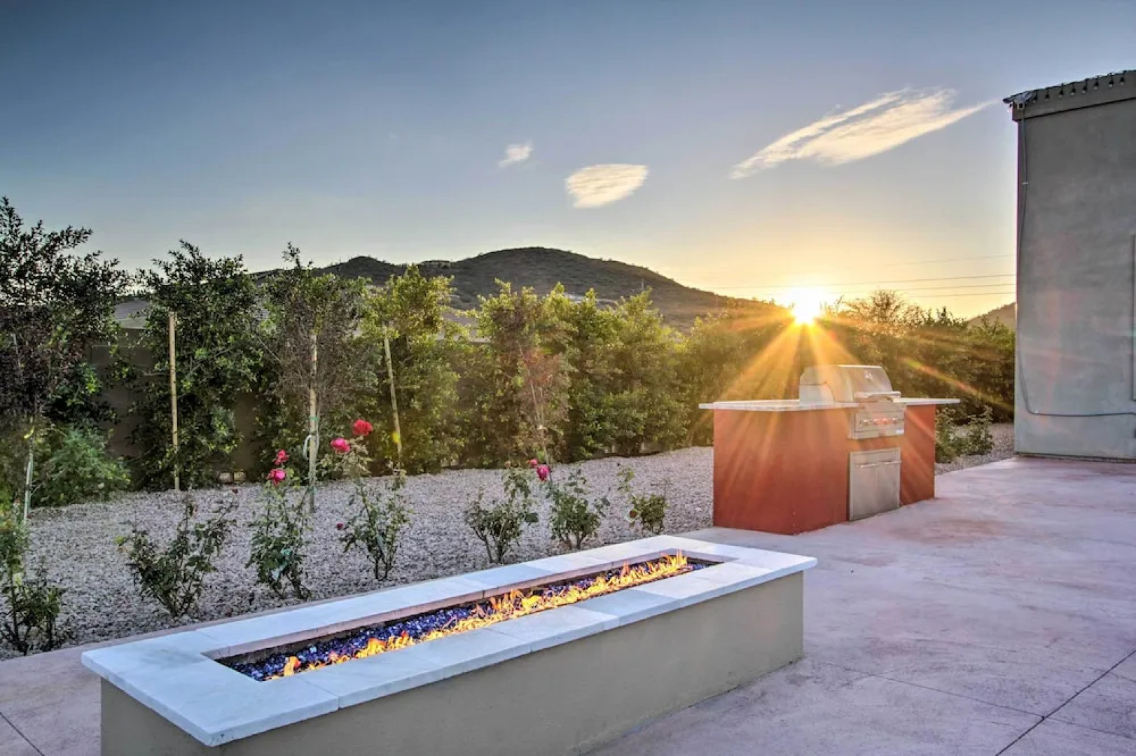 Desert Views, Fire Pit: Serene Phoenix Getaway