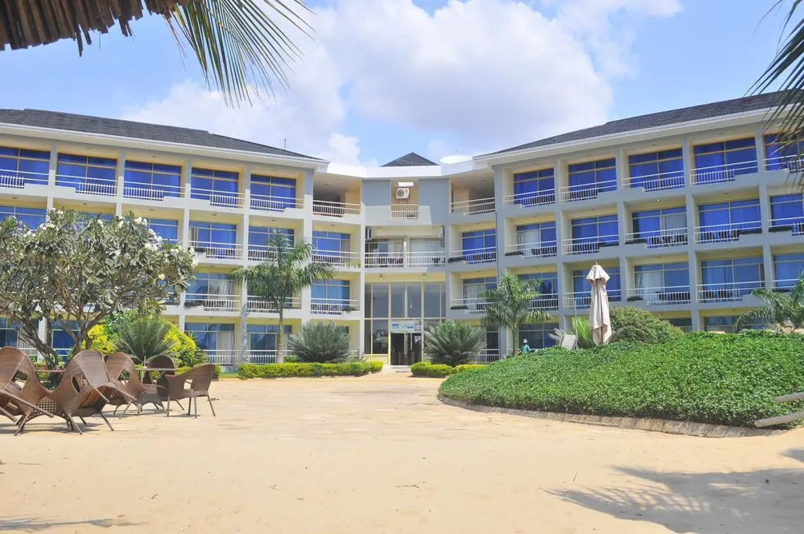 Giraffe Ocean View Hotel