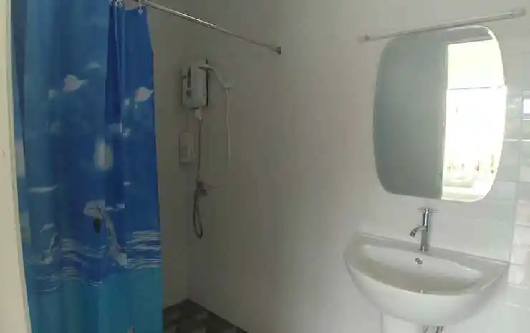 Thipburee Riverside Hotel