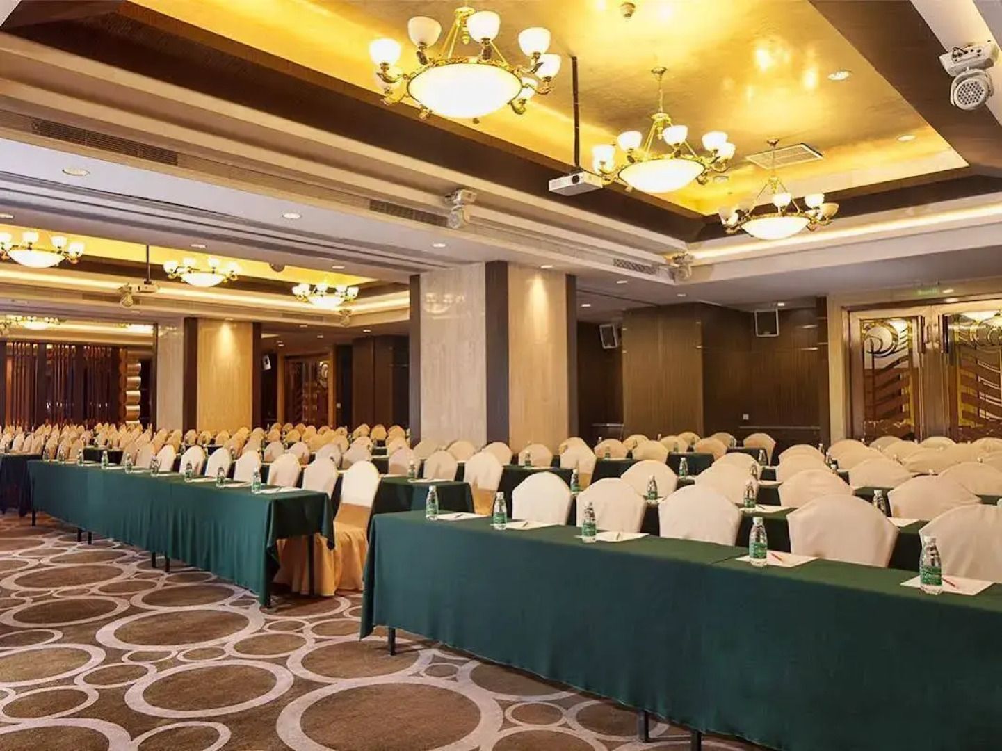 Renaissance Shenzhen Luohu Hotel