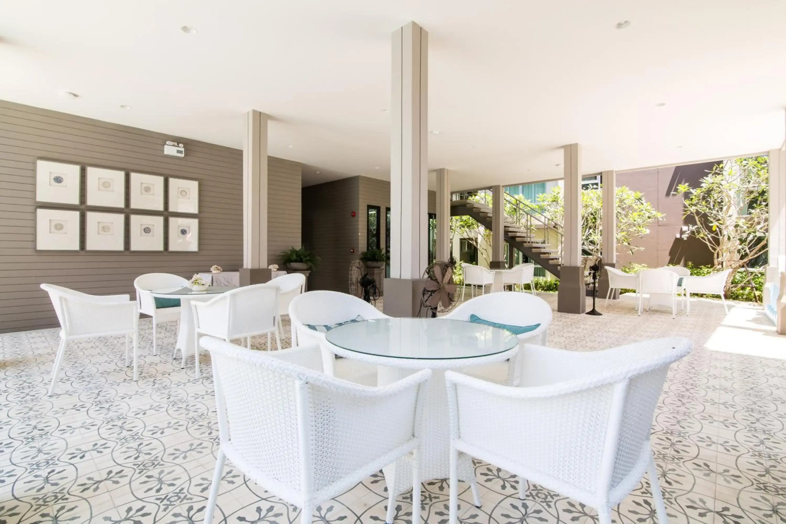 First Choice Suites By The Sea