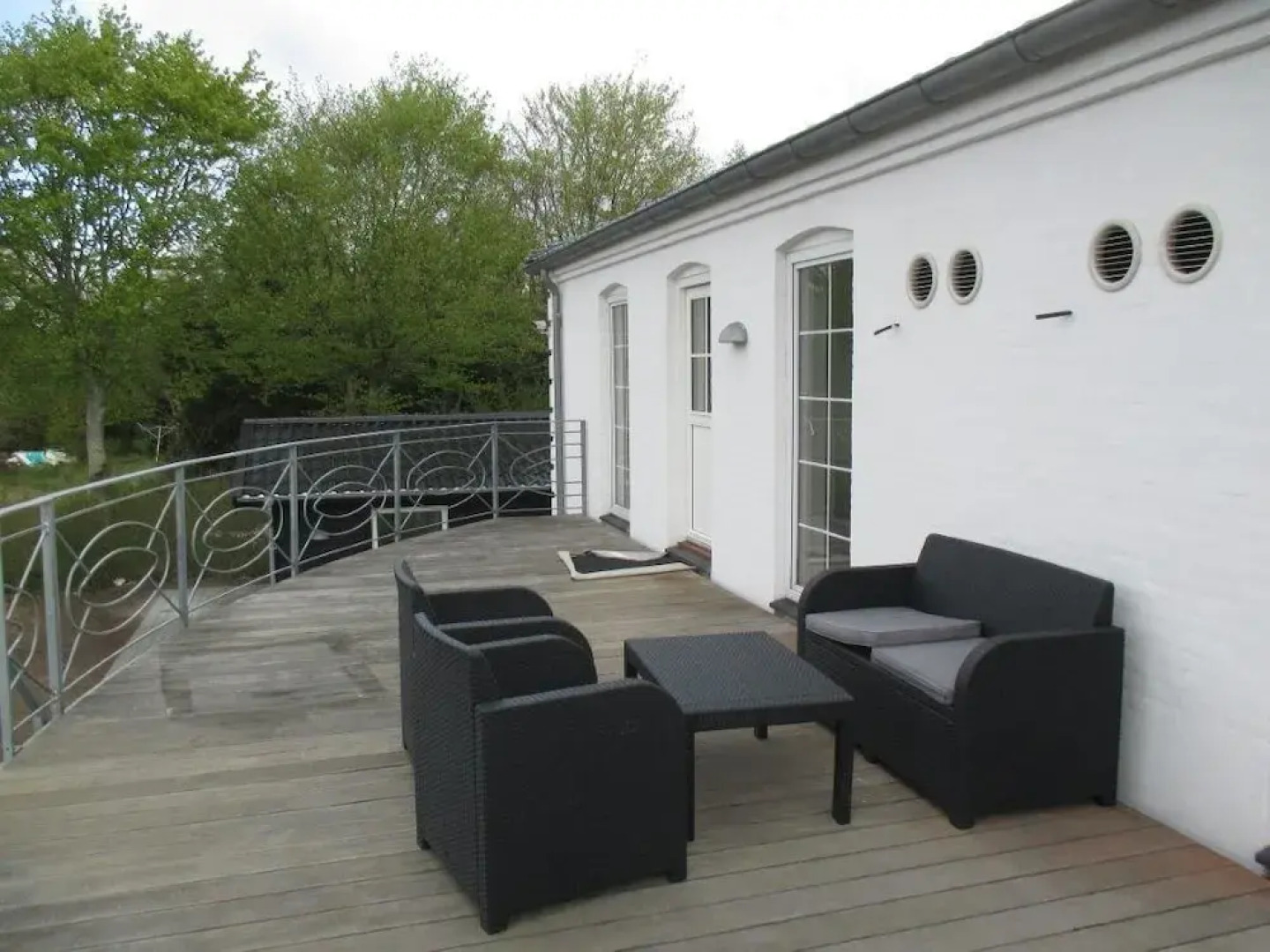 White House Hotel Apartments