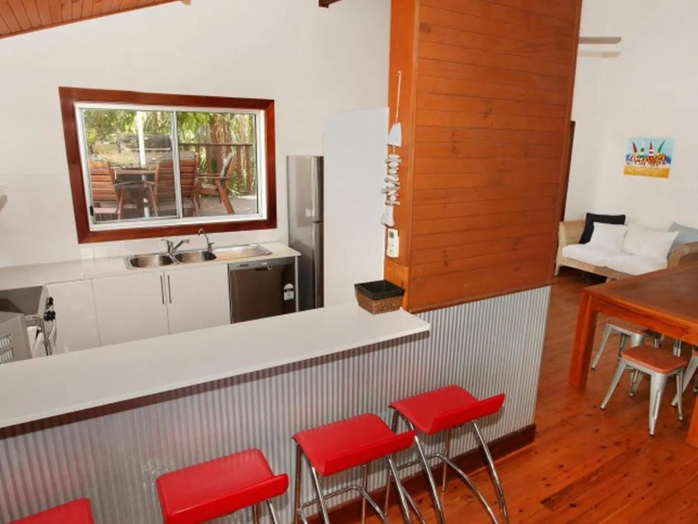 Mayfield 23 Holiday House