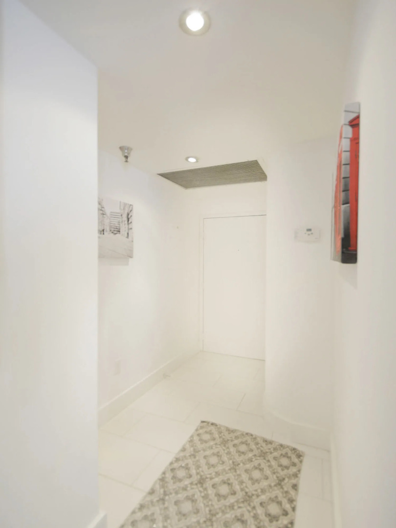 Art Deco Ocean Walk Apartments