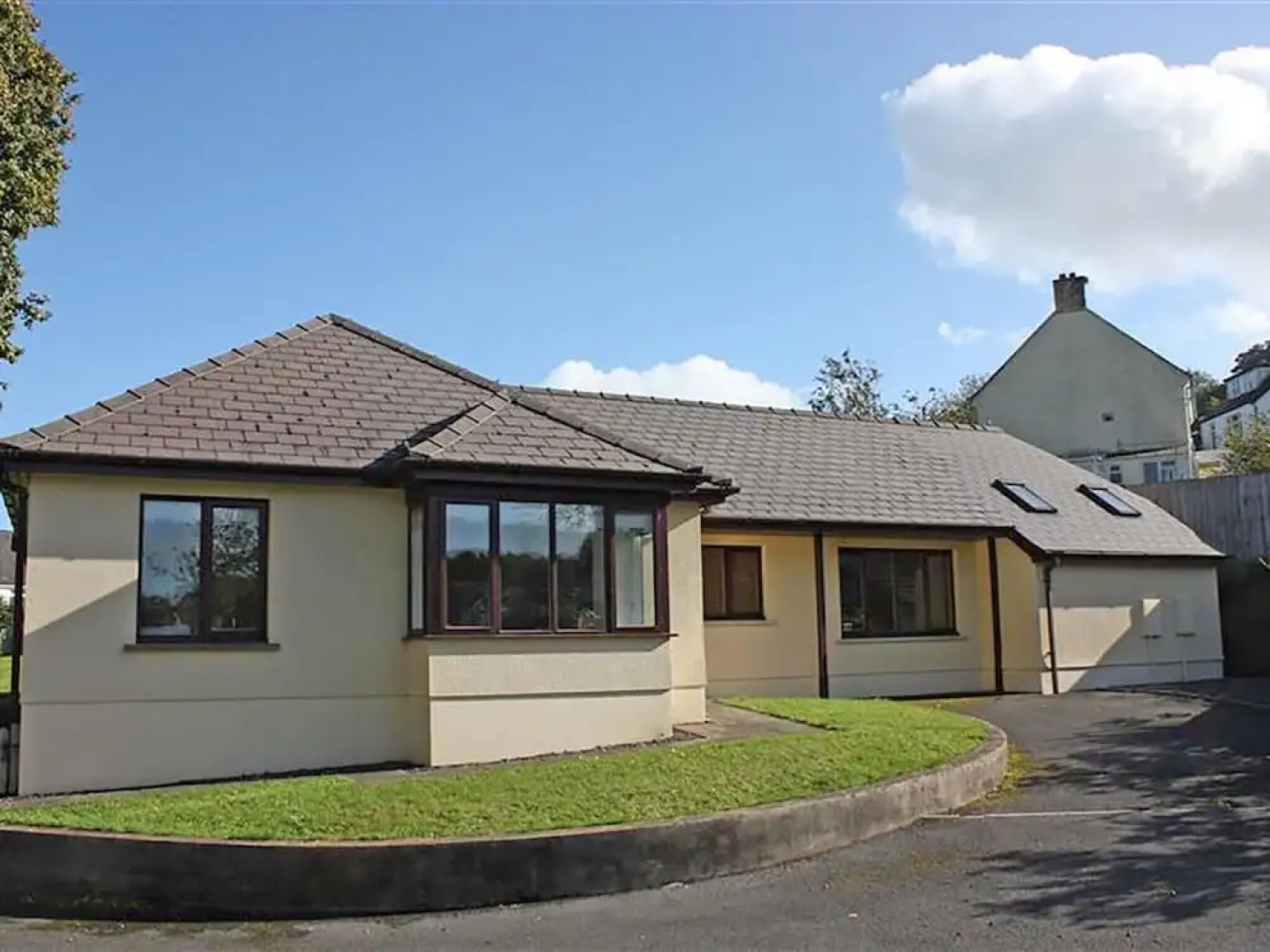 Luxurious Holiday Home in Saundersfoot With Fireplace