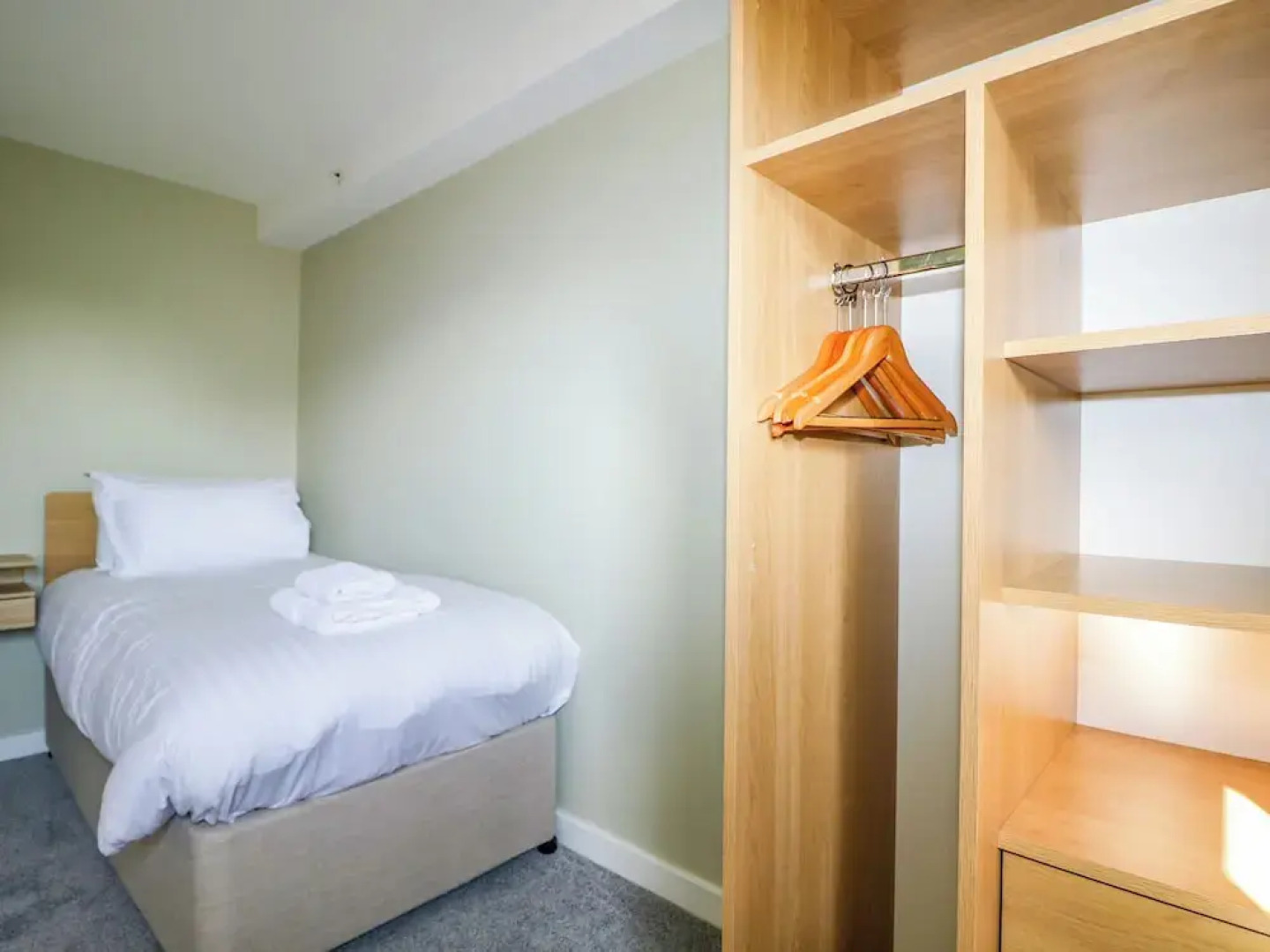 Flat 32 - Marine Court