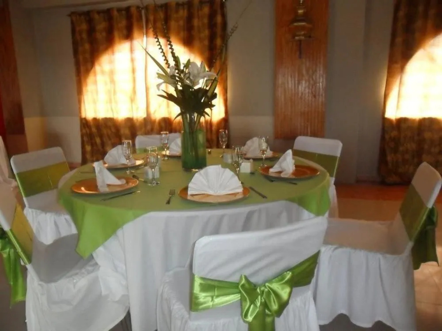 Art-Deco Beach Hotel