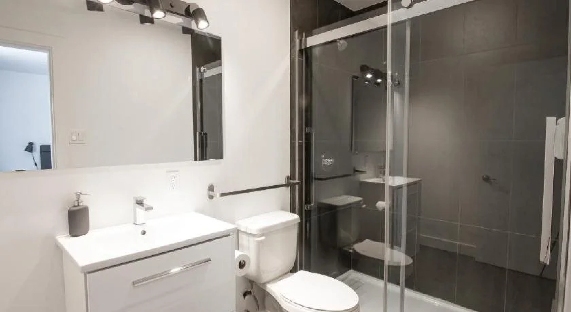 Comme Chez Soi Restaurant & Auberge