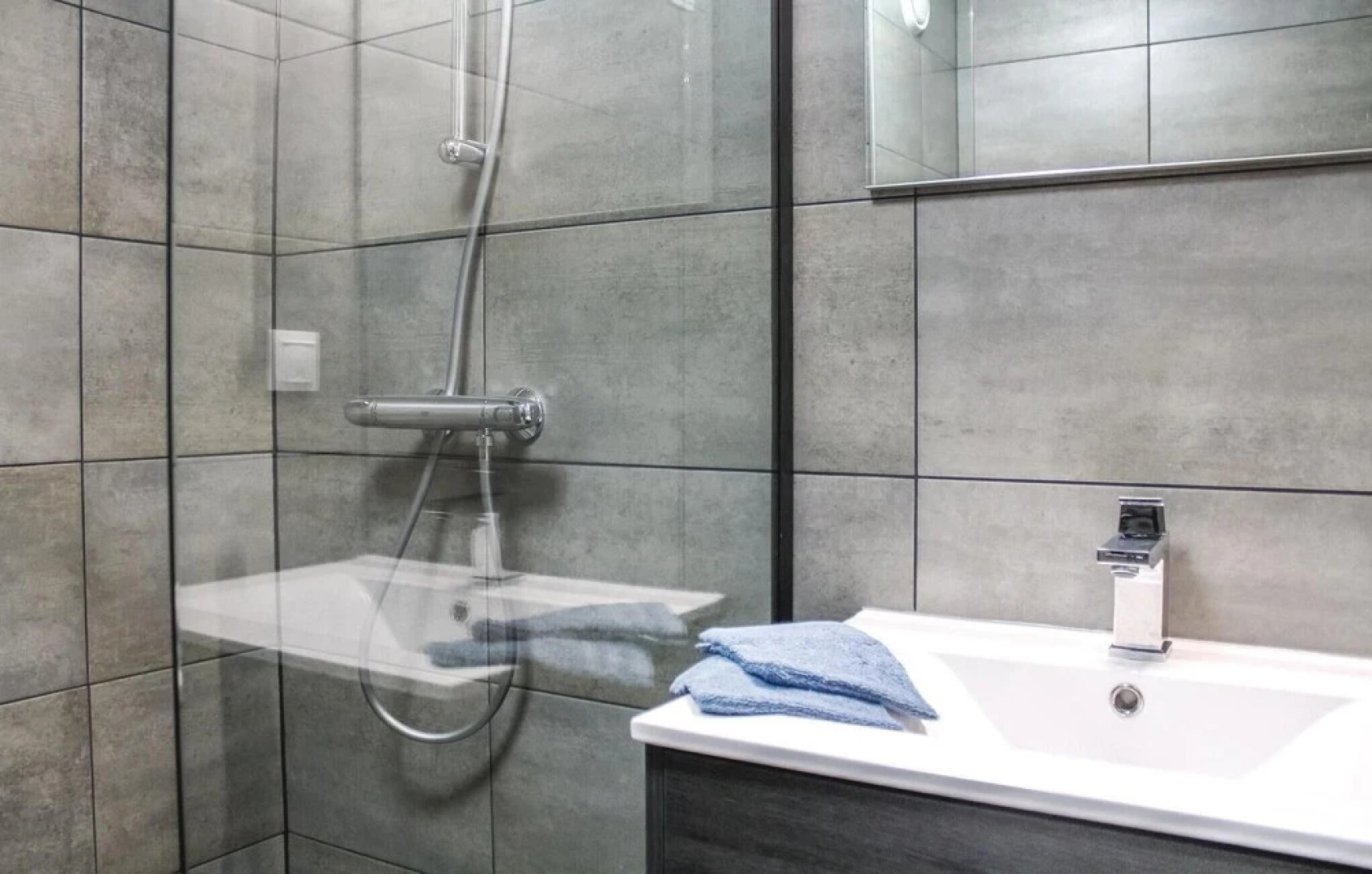 Nice Apartment in Bruinisse With 1 Bedrooms and Wifi