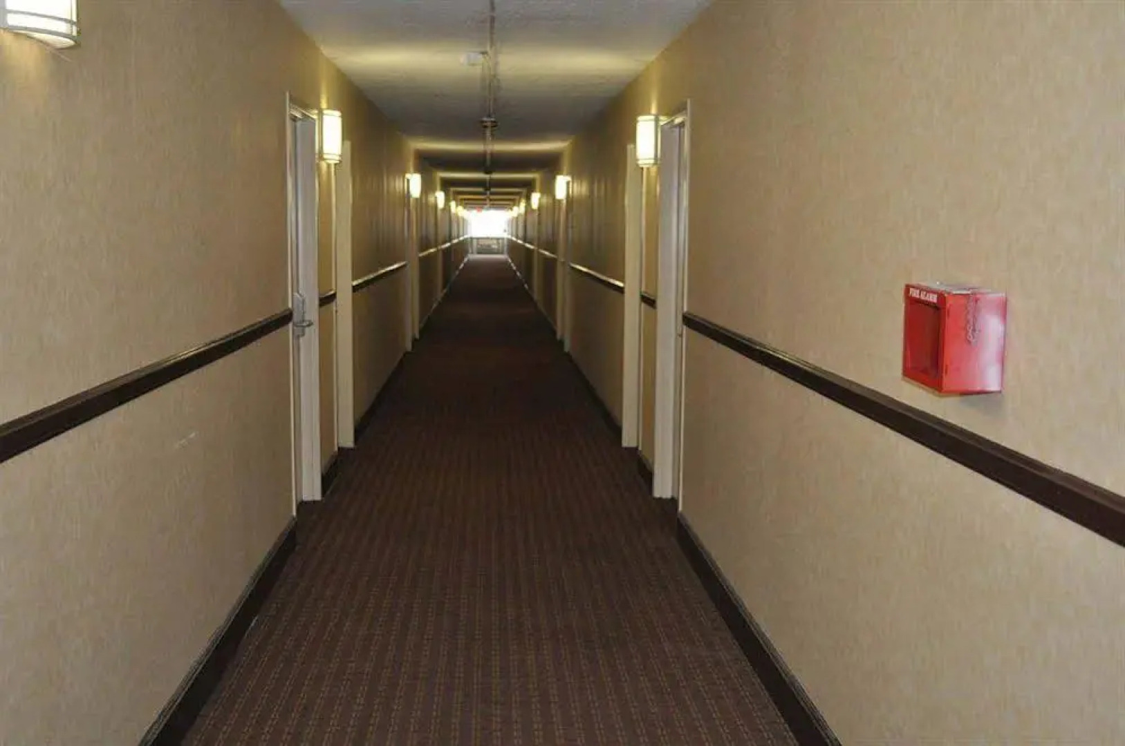 California Palms Hotel & Suites