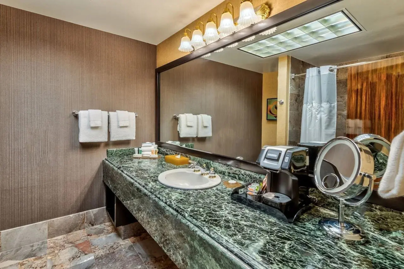 Atlantis Casino Resort Spa