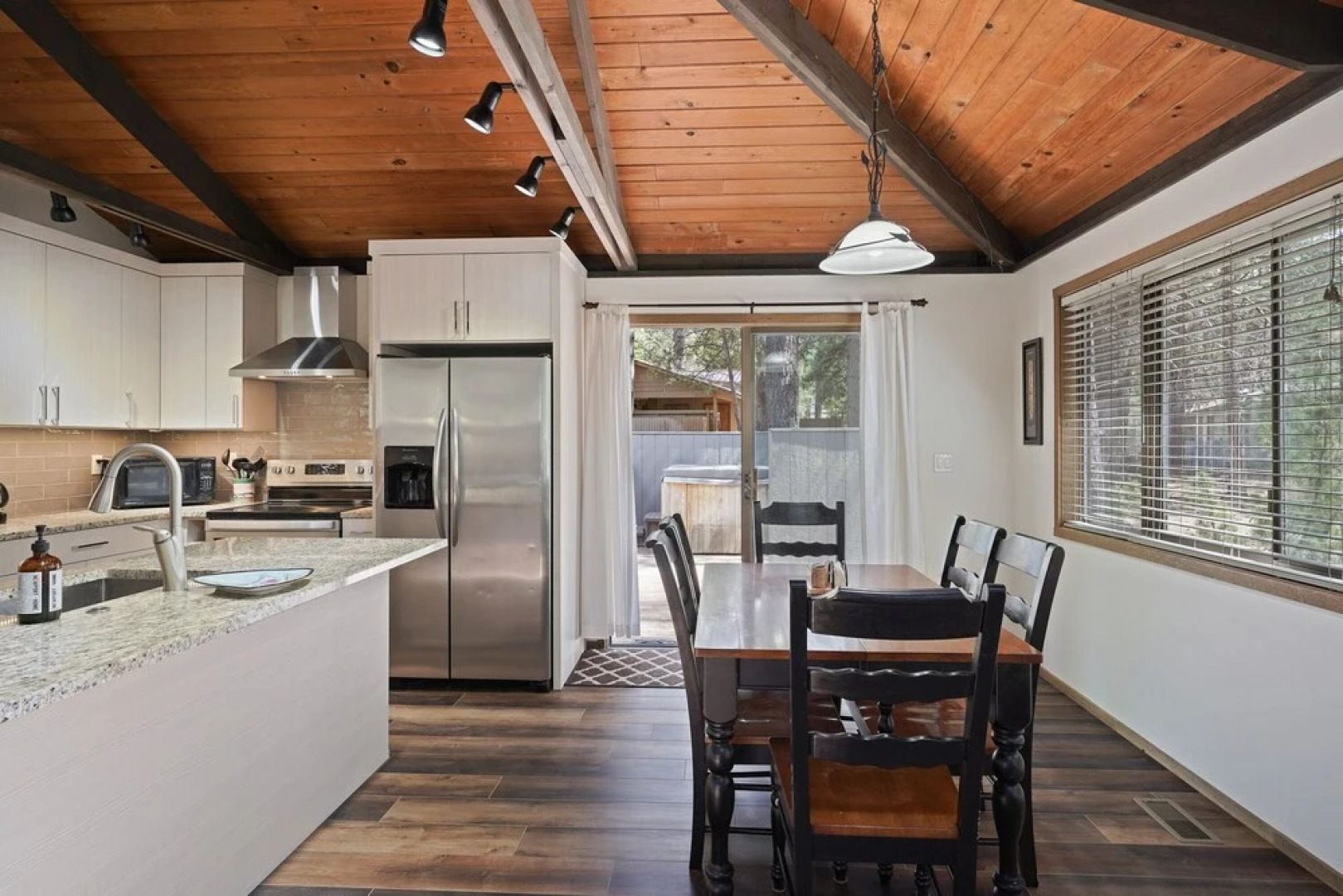 3 Killdeer Lane Pet Friendly Home 3 Minutes Walk from SHARC by RedAwning