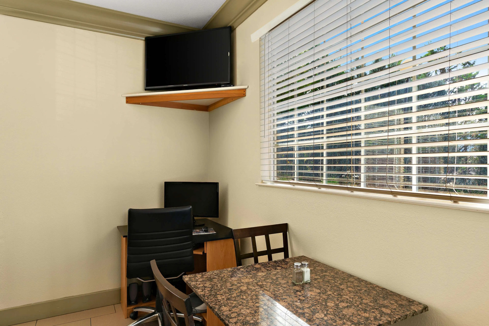 Best Western Willits Inn