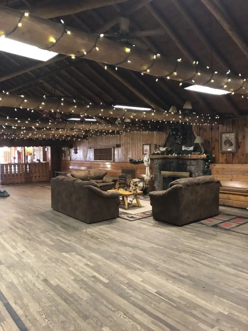 Riverside Lodge & Retreat