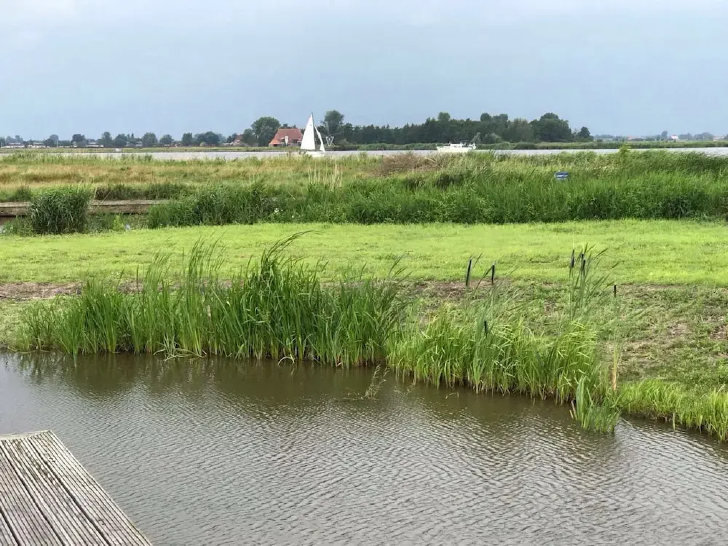 House Boat in Goengahuizen With Sauna