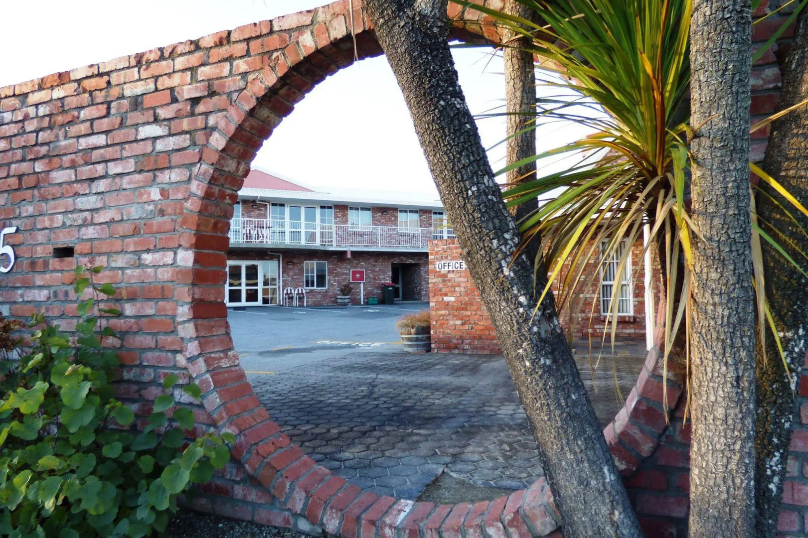 Alexandra Heights Motel