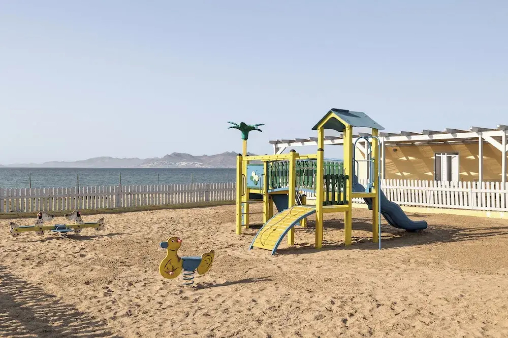 White Olive Marine Aquapark