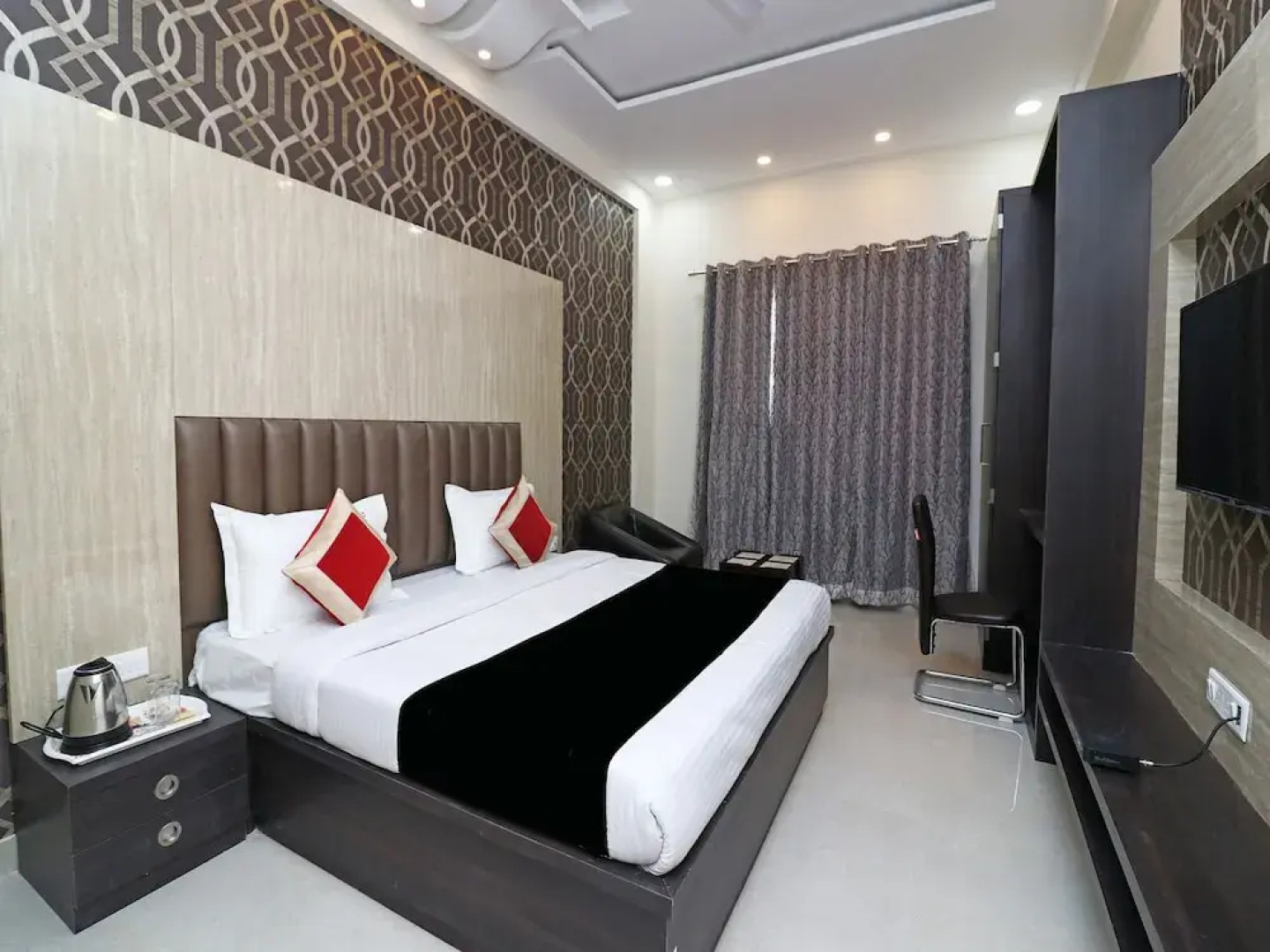 Capital O 19916 The Grand Tilak