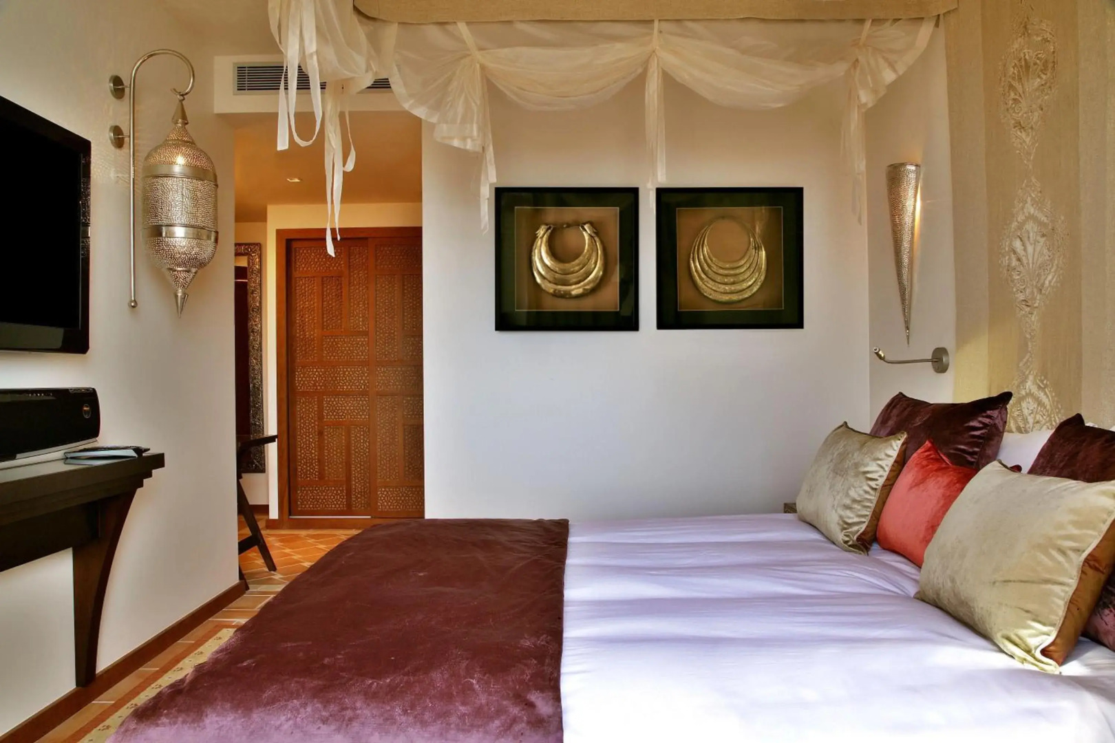 Tiara Yaktsa Côte d'Azur