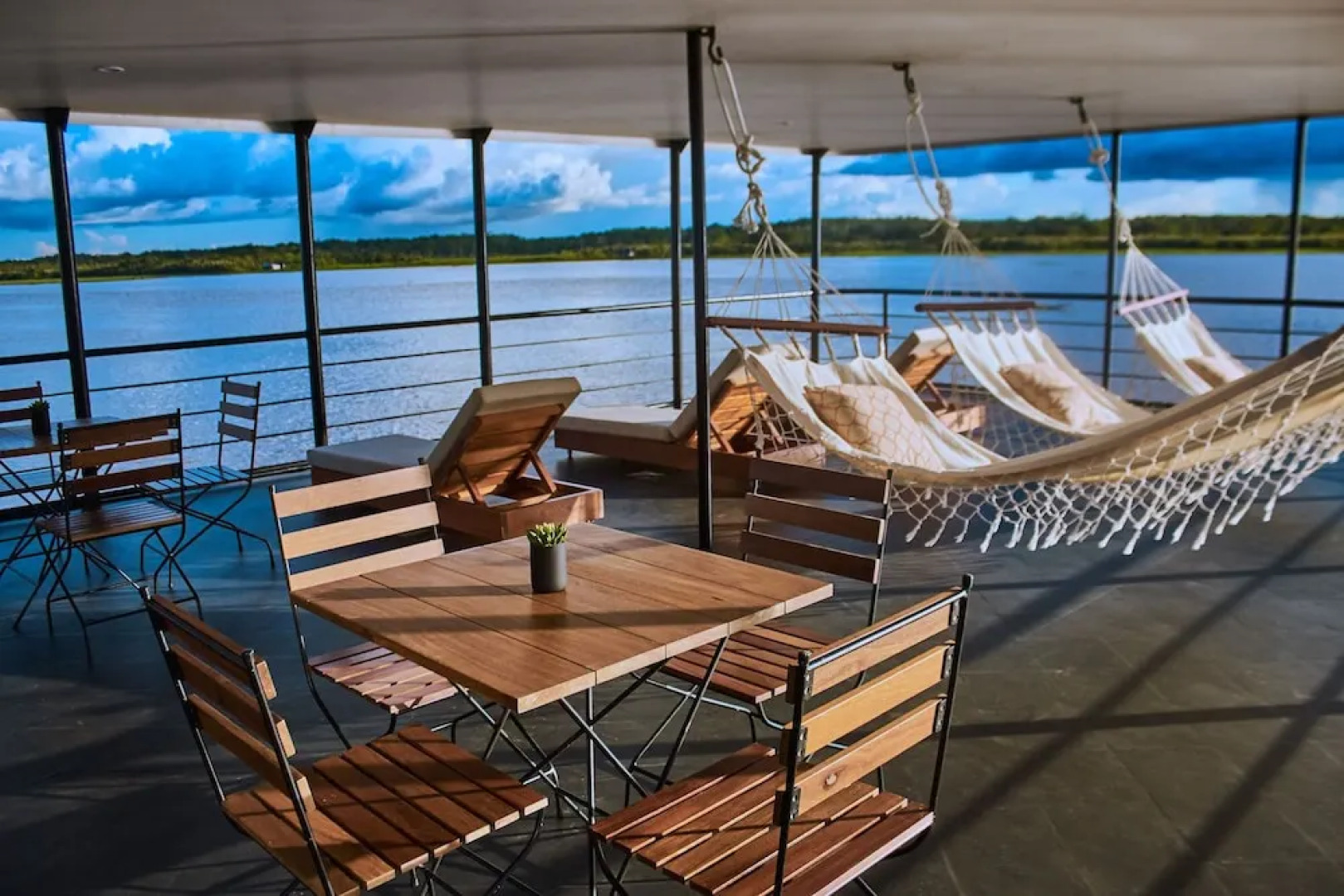 Jungle Experiences La Perla