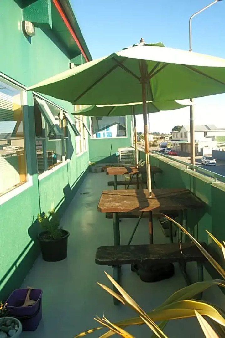 Mountain Jade Backpackers