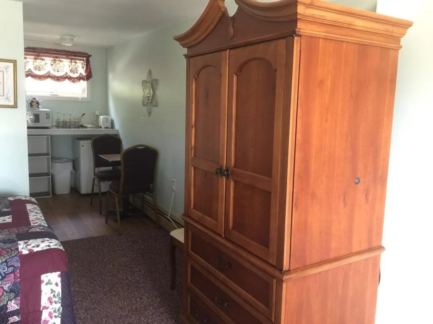 Crosswinds Motel & Cottages