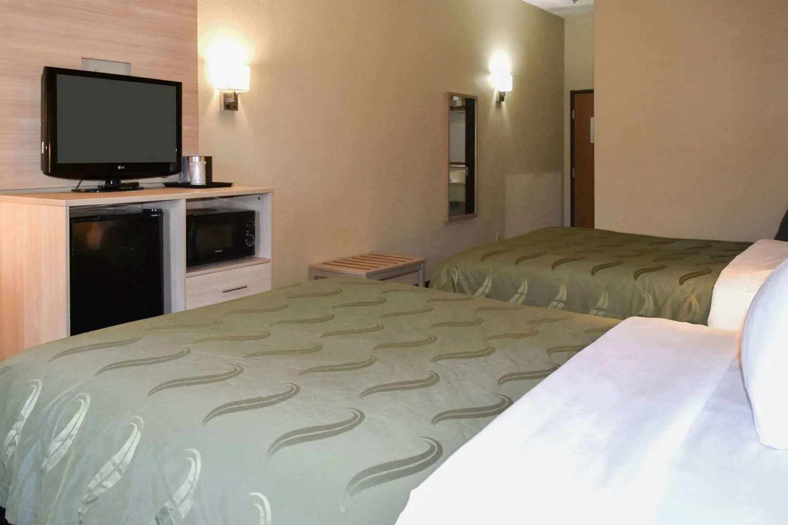 Quality Inn & Suites Brooks Louisville South