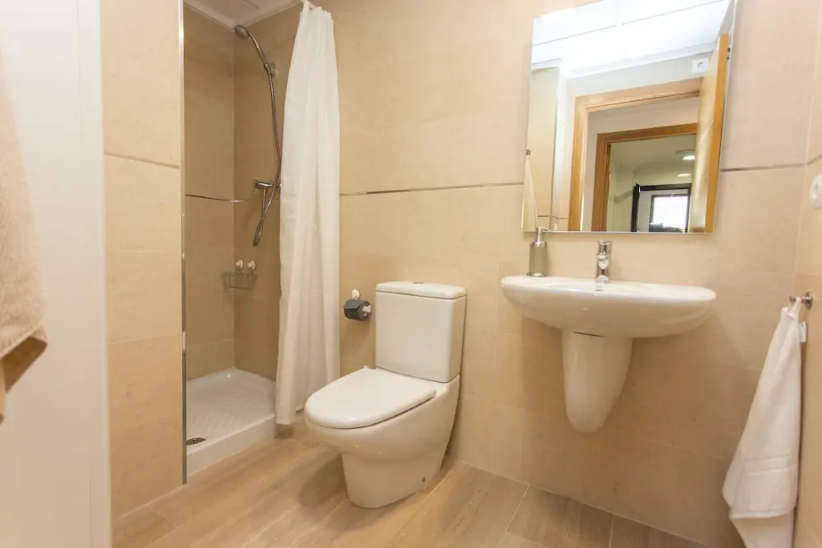 Lujoso apartamento con piscina interior