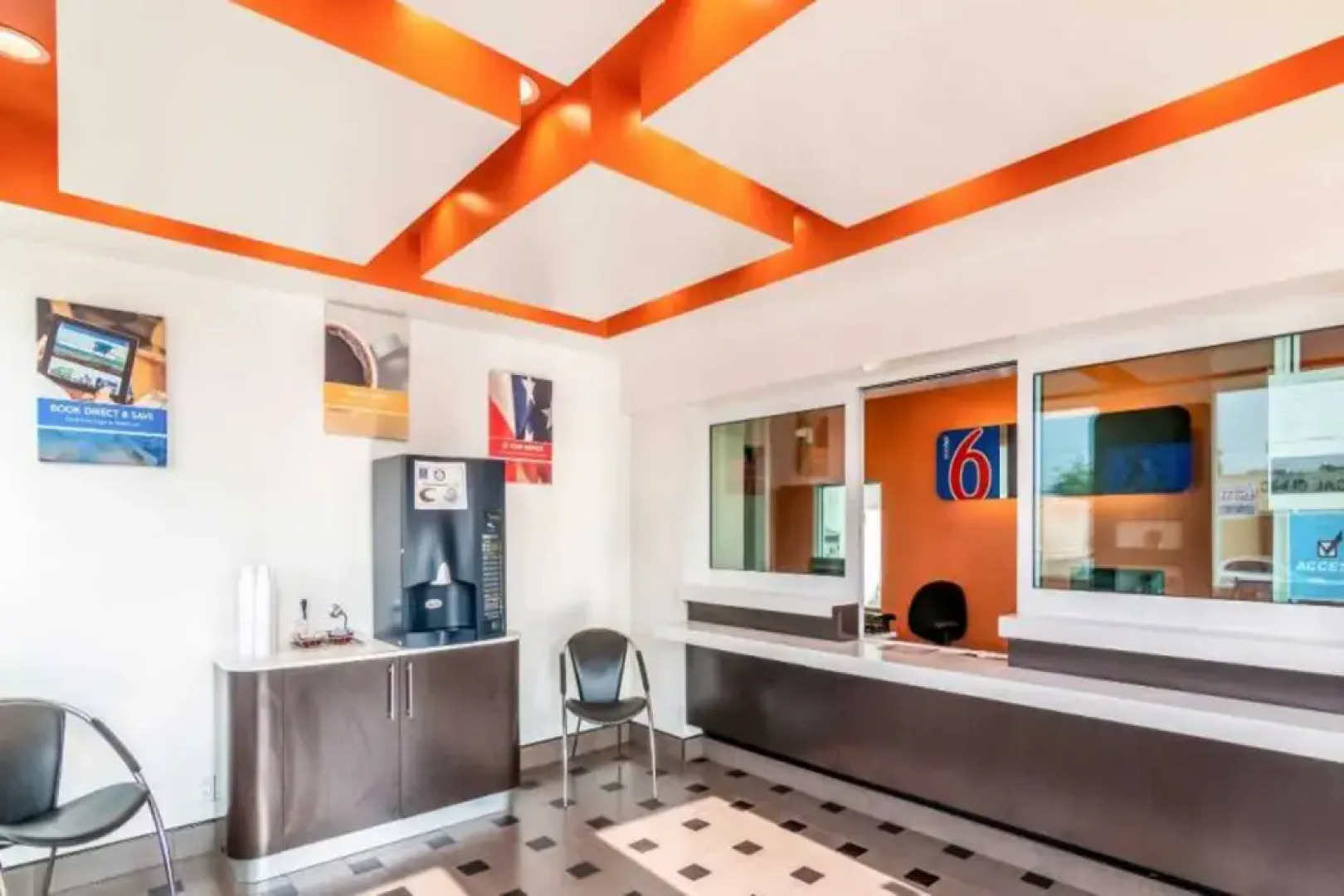 Motel 6 Bell Gardens