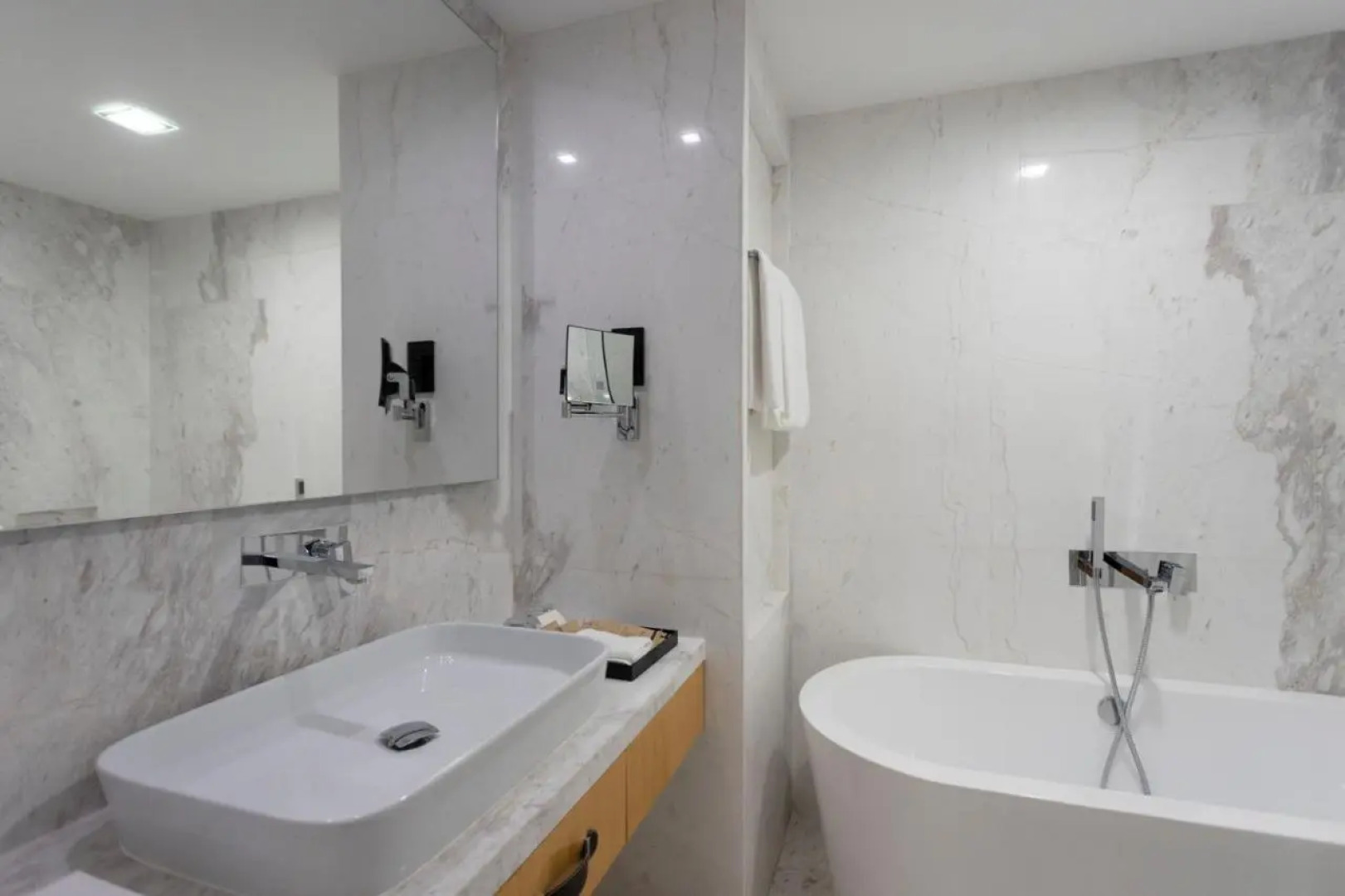 Alberni Hotel and Resort