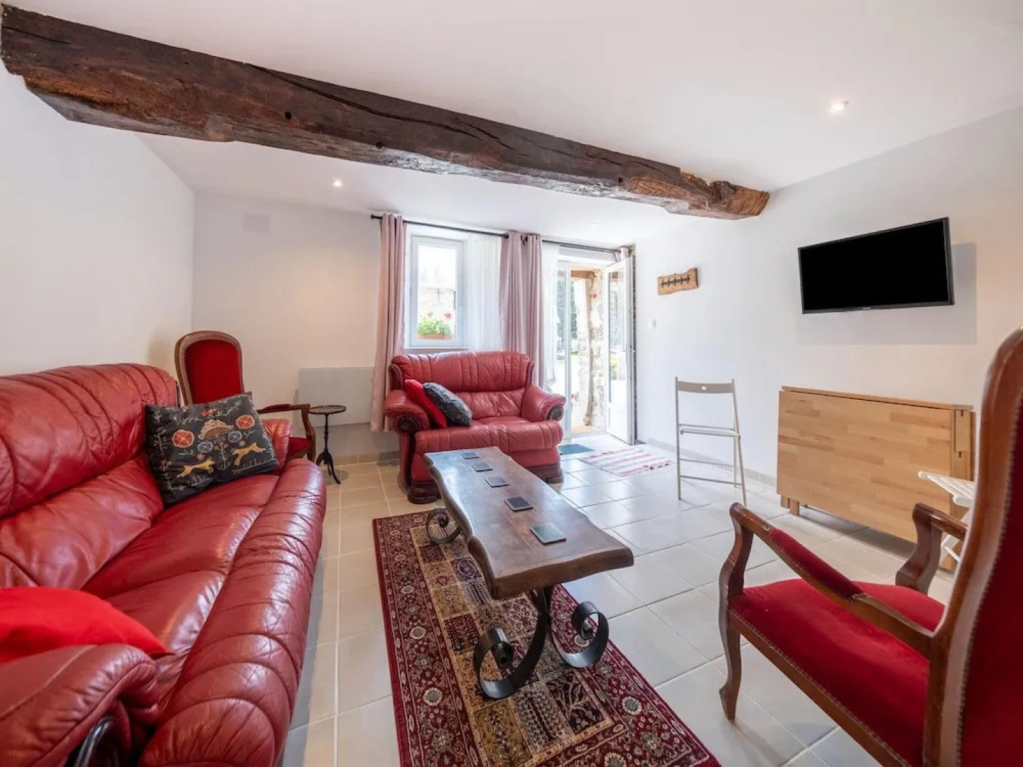 Cosy Holiday Home With Garden