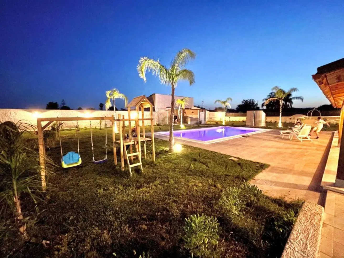 Villa Nunzia con piscina, sauna e idromassaggio.