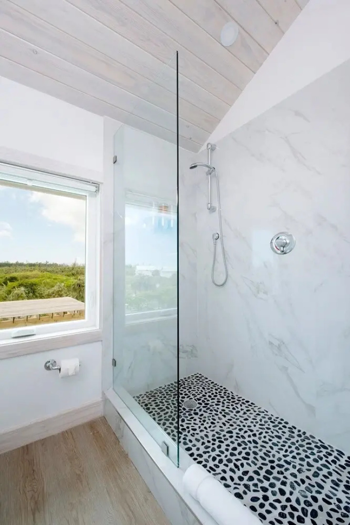 See Sea 2 Bedroom Home