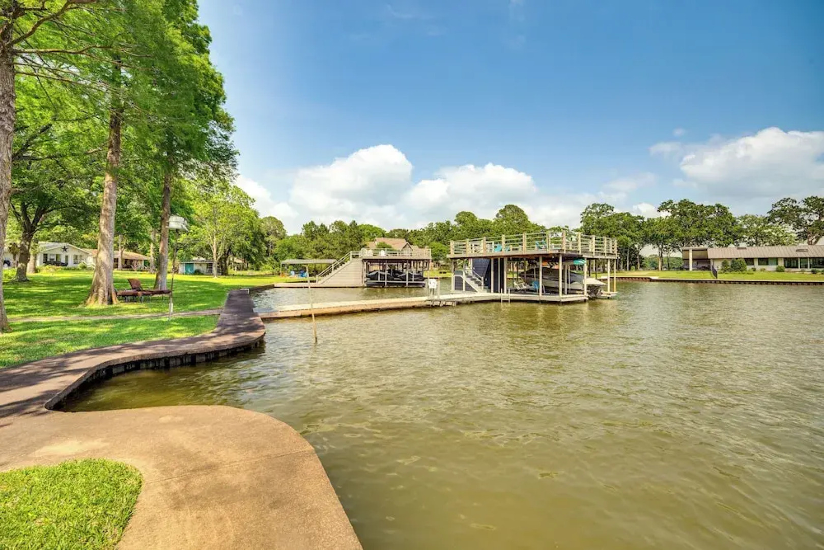 Waterfront Gem on Cedar Creek Lake w/ Deck + Games